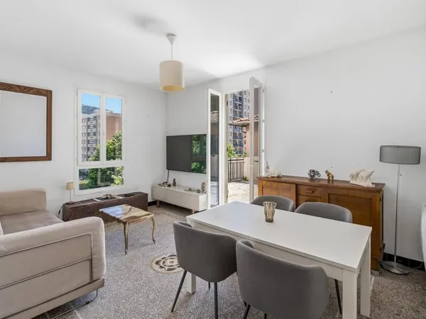 NICE - HAUT BOULEVARD PASTEUR | Appartement dans maison niçoise | 3P 60m² · Terrasse Sud 56m² · 2 Ga