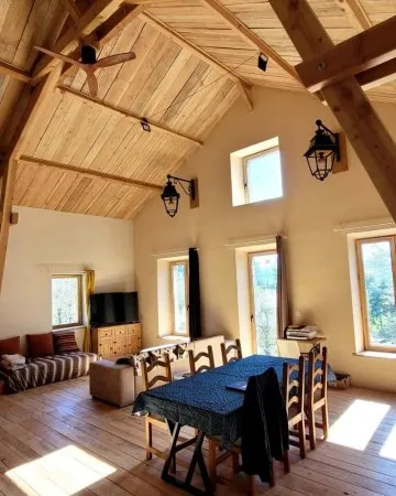 Maison en pierre + grange + 3 200 m² terrain - Cévennes