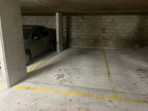 Parking 12 m²