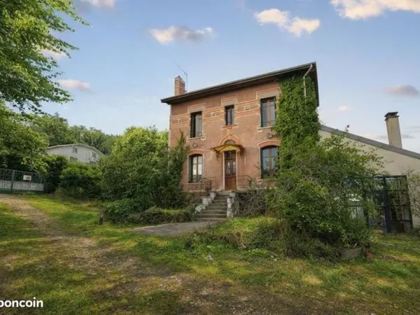 Maison 12 pièces 232 m²