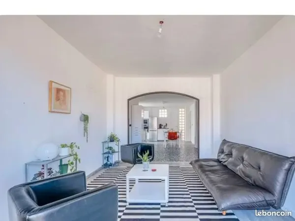 Chambre spacieuse meublée dans appartement rénové - métro à 1 min