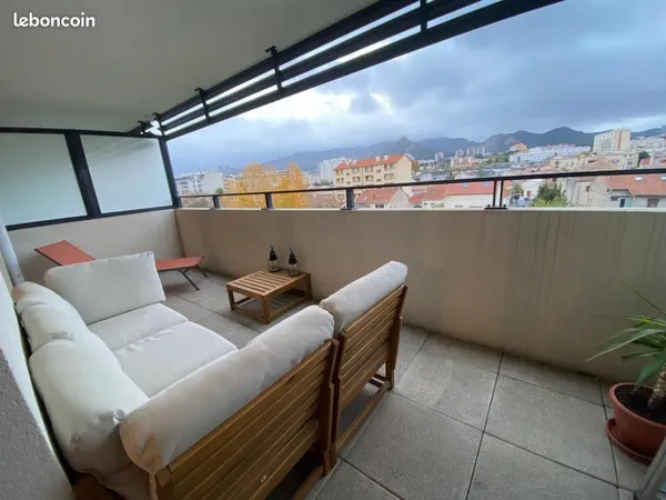 T2 43m² cosy, terrace et parking