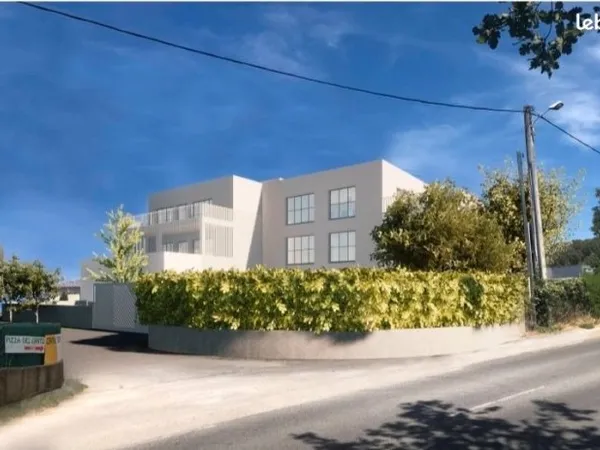 Locaux commerciaux / Bureaux NEUFS à louer Peypin 20 à 600 m² Parking