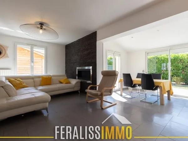 Aucuns travaux à prévoir pour cette jolie maison proche de t