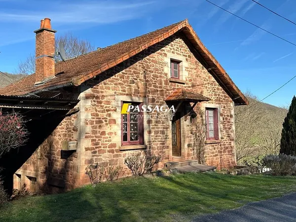 A VENDRE - Maison d'habitation, terrain et dépendances - ST CHRISTOPHE VALLON