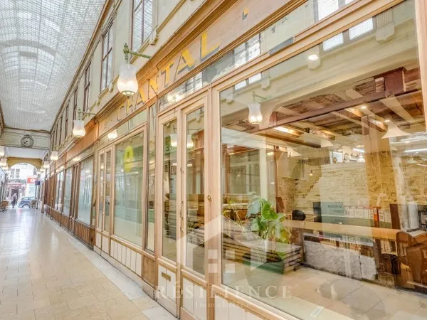 Vends local commercial entièrement rénové
