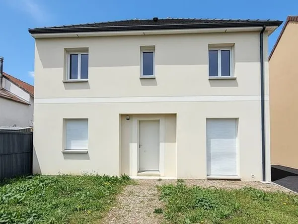PLAISIR, MAISON NEUVE QUARTIER DES GÂTINES