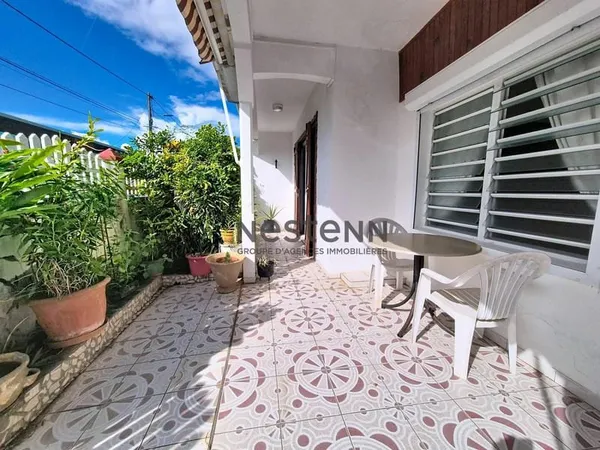 A VENDRE Maison de Ville à Capesterre-belle-eau de 5 pièces,160 m2