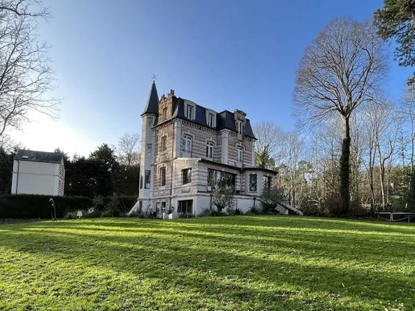 Maison 12 pièces 320 m²