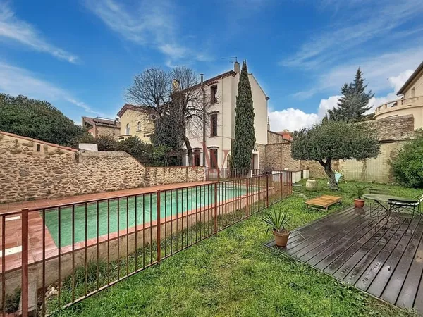 MAISON DE VILLE 250m2 HABITABLES