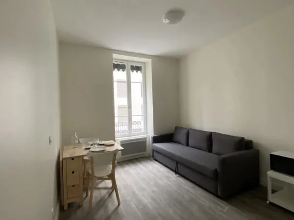 T1 MEUBLÉ - VILLEURBANNE