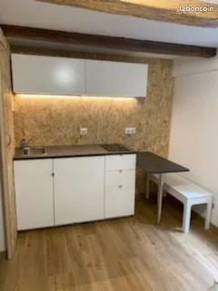 Centre ville - Studio meublé rénové