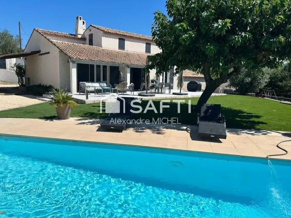 Maison T5 140m² implantée sur 1500M² de terrain avec piscine