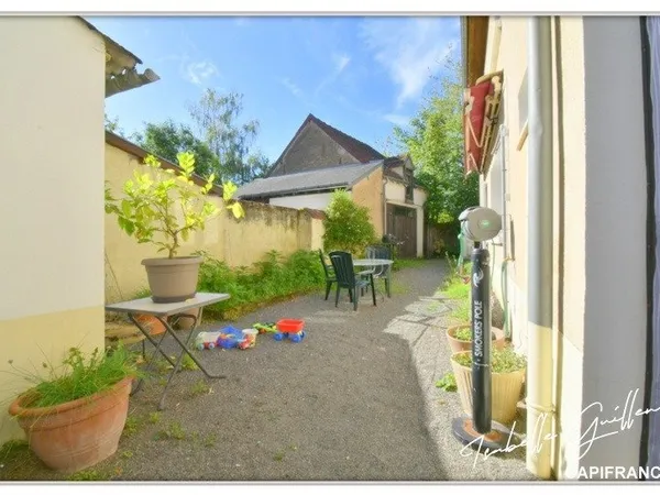 Maison de village 4 pièces CHATEAUMEILLANT (18)