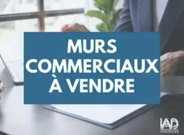 Immeuble commercial 100 m²