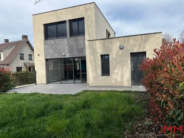 ROCHETAILLE- Maison-114m²- Garage