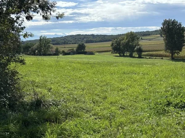 Terrain constructible 1328 m²