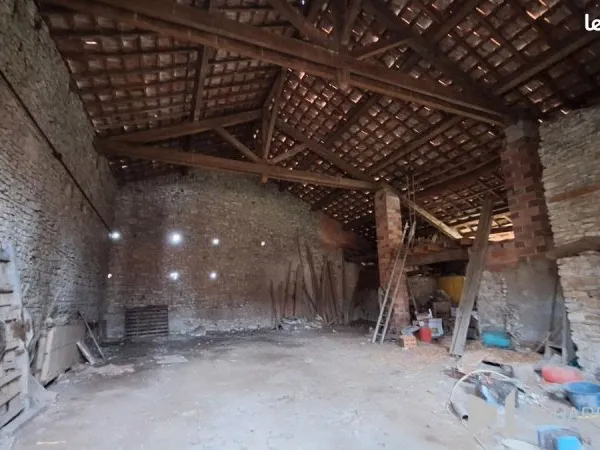 Bâtiment 163 m² MOISSAT