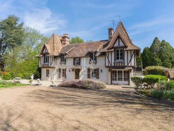 Maison de luxe 13 pièces 195 m²