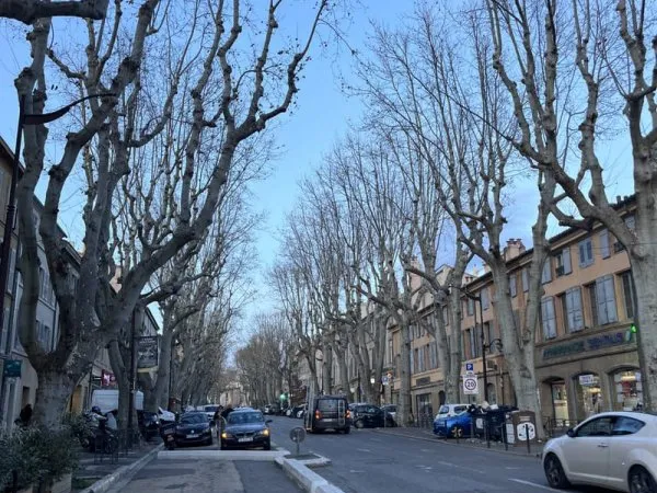 Aix en Provence - au coeur du centre-ville. Immeuble de 3 ap