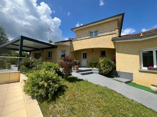 BELLE VILLA /PISCINE/DEPENDANCE/ GARAGE/1476m2 DE TERRAIN