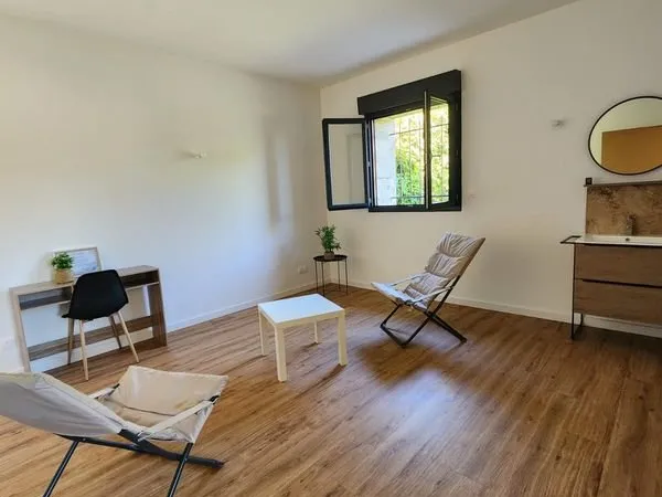Local médical/paramédical 18m² dans Espace Santé rénové - Caux (proche Pézenas)