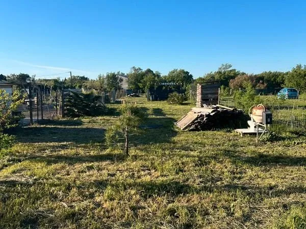 Terrain de loisire avec électricité