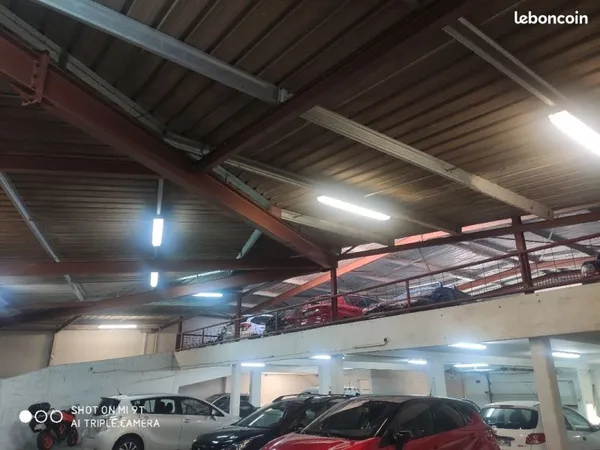Place de parking privative couverte pour motos et scooters Marmande