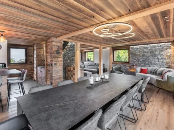 Maison 6 pièces 216 m²