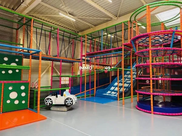Fonds de commerce 1200 m²