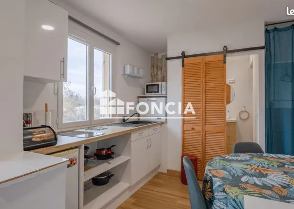 Appartement t2 - entierement renove - secteur calme - grimaud