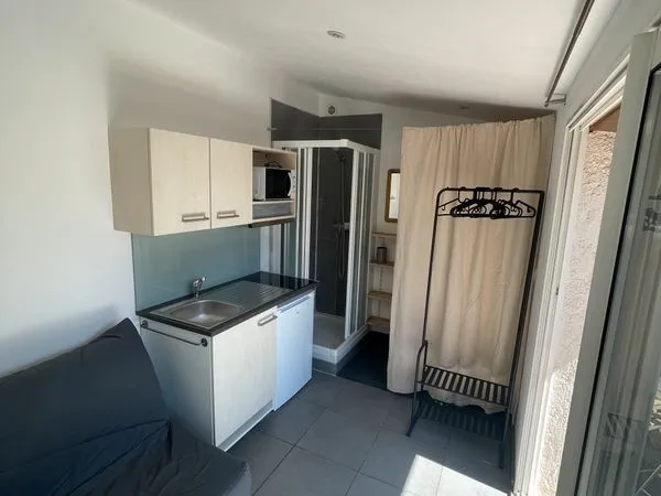 Petit studio tout équipé au calme