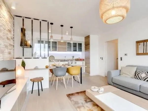 5 PIÈCES de 159m² + BALCON