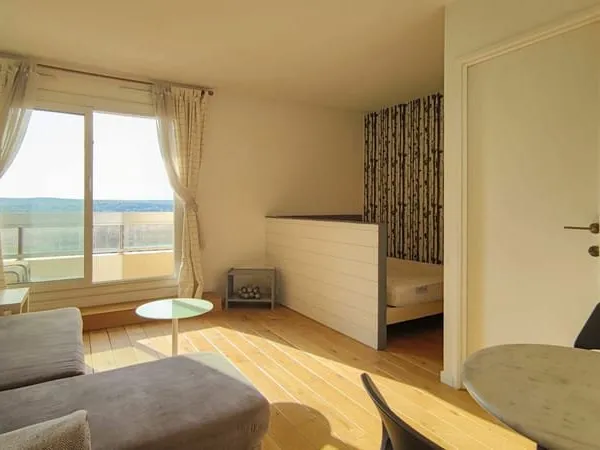 Issy-les-Moulineaux - Studio 25 m² balcon vue dégagée