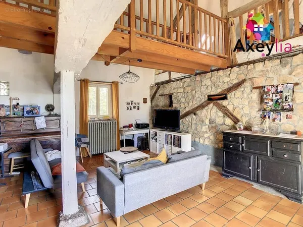 A vendre - les guerreaux - longère avec terrain 9419 m2