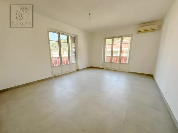 A LOUER 3 P RENOVE - BALCON - PARKING