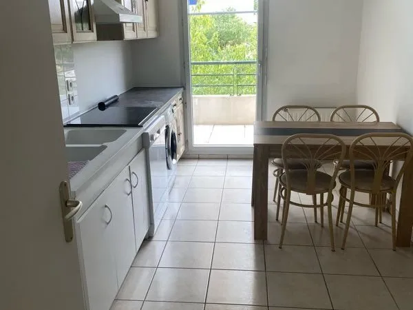 Particulier vend appartement saint Priest