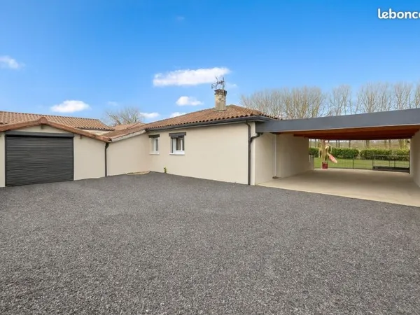 Maison entièrement rénovée avec trois chambres