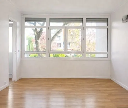 Maisons-Laffitte, dans le Parc, proche commerces et gare, bel appartement, 54m², 2 chambres, balcon,