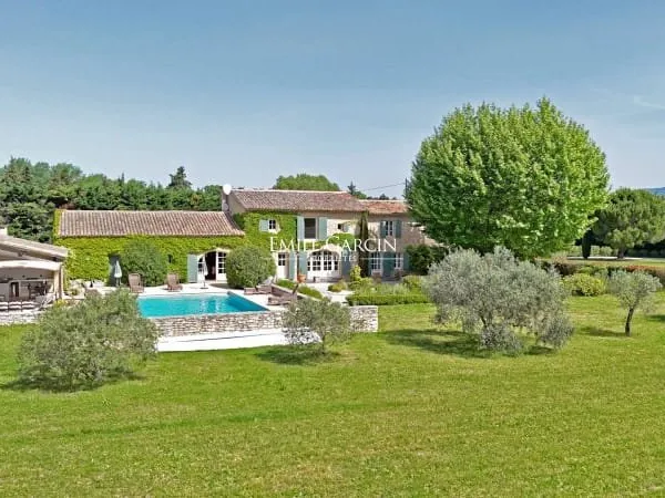 Maison 7 pièces 240 m²