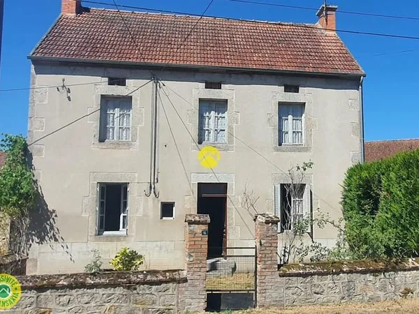 MAISON DE VILLAGE A RENOVER