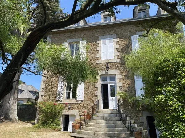 Maison 12 pièces 300 m²
