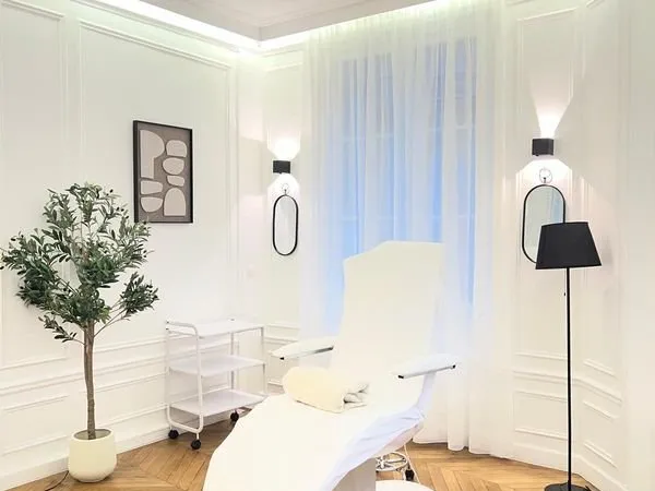 🌿 Cabine Chic à louer - 16 m² - Paris 16e (Boissière) 🌿
