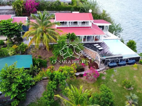 PROPRIÉTÉ D'EXEPTION AVEC PISCINE, BUNGALOWS ET ACCÈS MER AUX