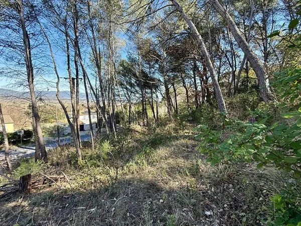 Terrain constructible 819 m²