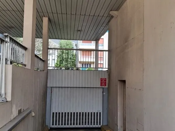 Place de parking garage