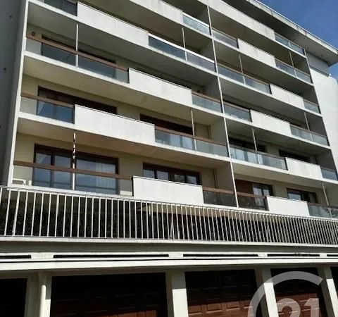 Appartement 7 pièces 137 m²