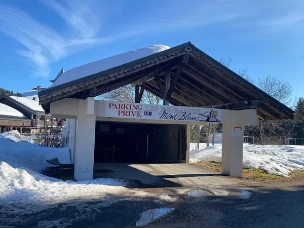 PARKING COUVERT TERRASSES DU MONT bLANC