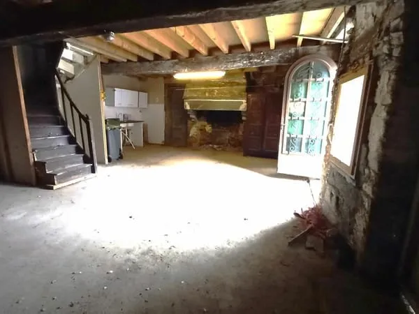 3379 - OG - Ancienne maison à réhabiter 56 m² au sol avec cheminée + grenier