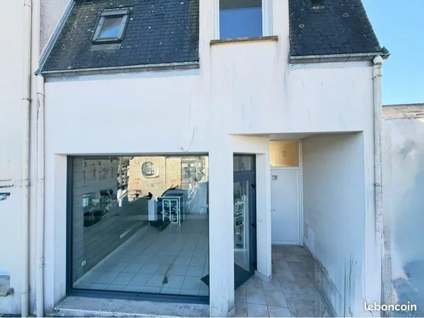 Local comercial + Studio hyper centre de Plouay